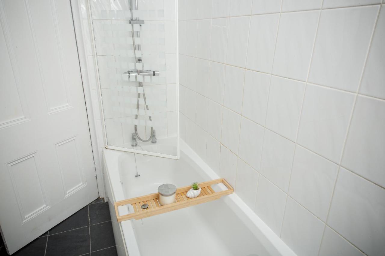 Bonhill Getaway Apartamento Dumbarton Exterior foto